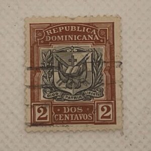 Dominican Republic 2 Centavos Stamp – Coat of Arms – Dios Patria Libertad – Used