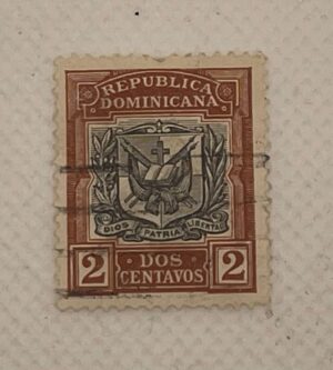 Dominican Republic 2 Centavos Stamp – Coat of Arms – Dios Patria Libertad – Used
