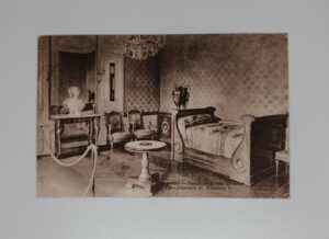 Versailles – Palais du Grand Trianon, Chambre de Napoleon I, Empire-style bedroom with canopied bed, c.1905